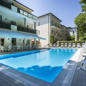https://hotel-athena-cervia.emilia-romagnahotels.net