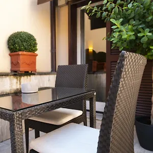 https://intown-luxury-house.it-romehotels.com